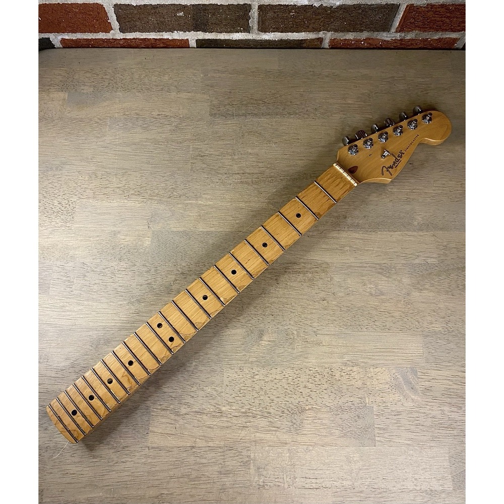 1998 American Fender Stratocaster Maple Neck – With Tuners- Strat USA - 22 Frets